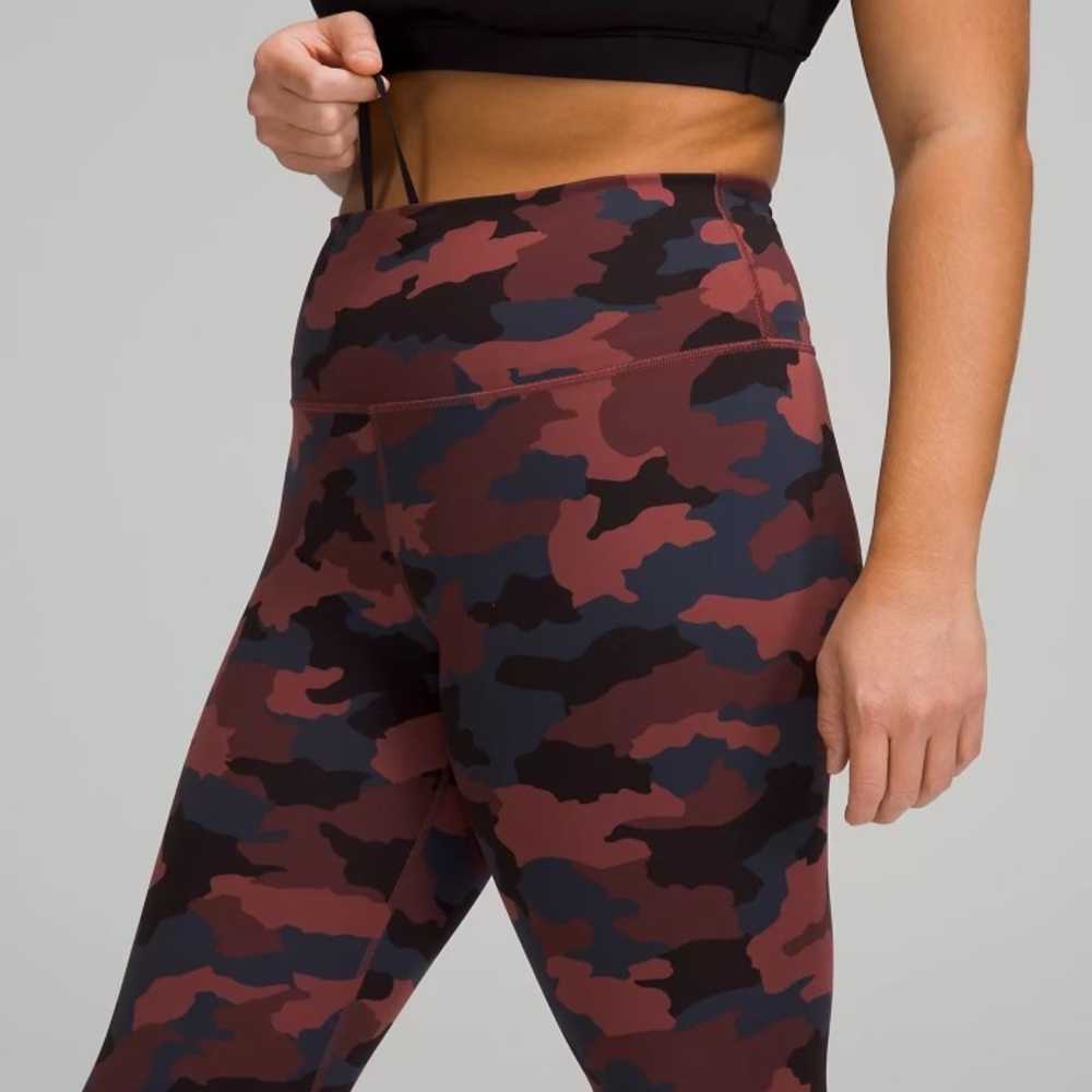 Lululemon NWT - Size 20 Wunder Train High Rise 25”Tights
